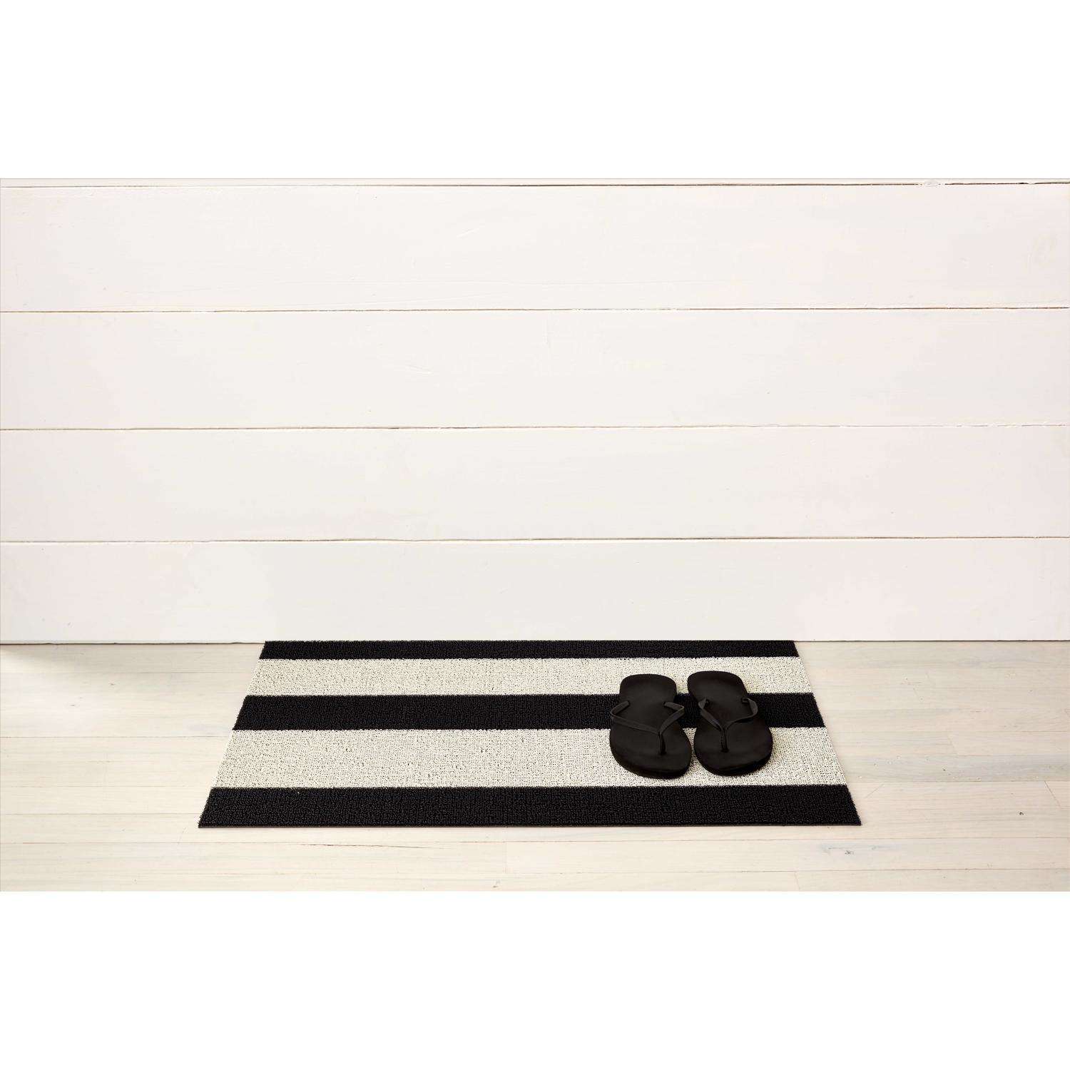  Chilewich 18 In. W X 28 In. L Black/White Bold Stripe Polyester/Vinyl Door Mat