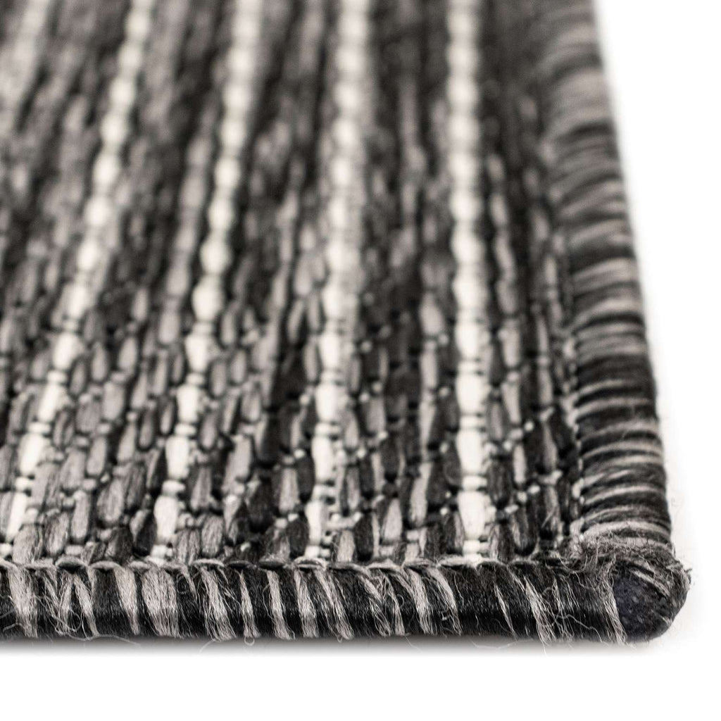  Liora Manne 4.83 Ft. W X 7.5 Ft. L Black Texture Stripe Polypropylene Rug