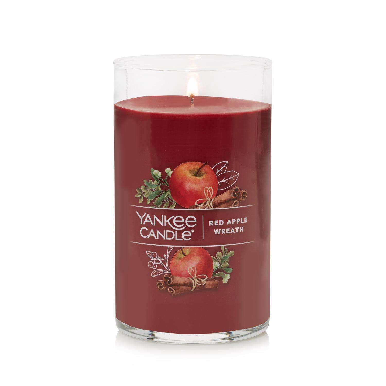  Yankee Candle Signature Red Red Apple Wreath Scent Pillar Candle 14.25 Oz