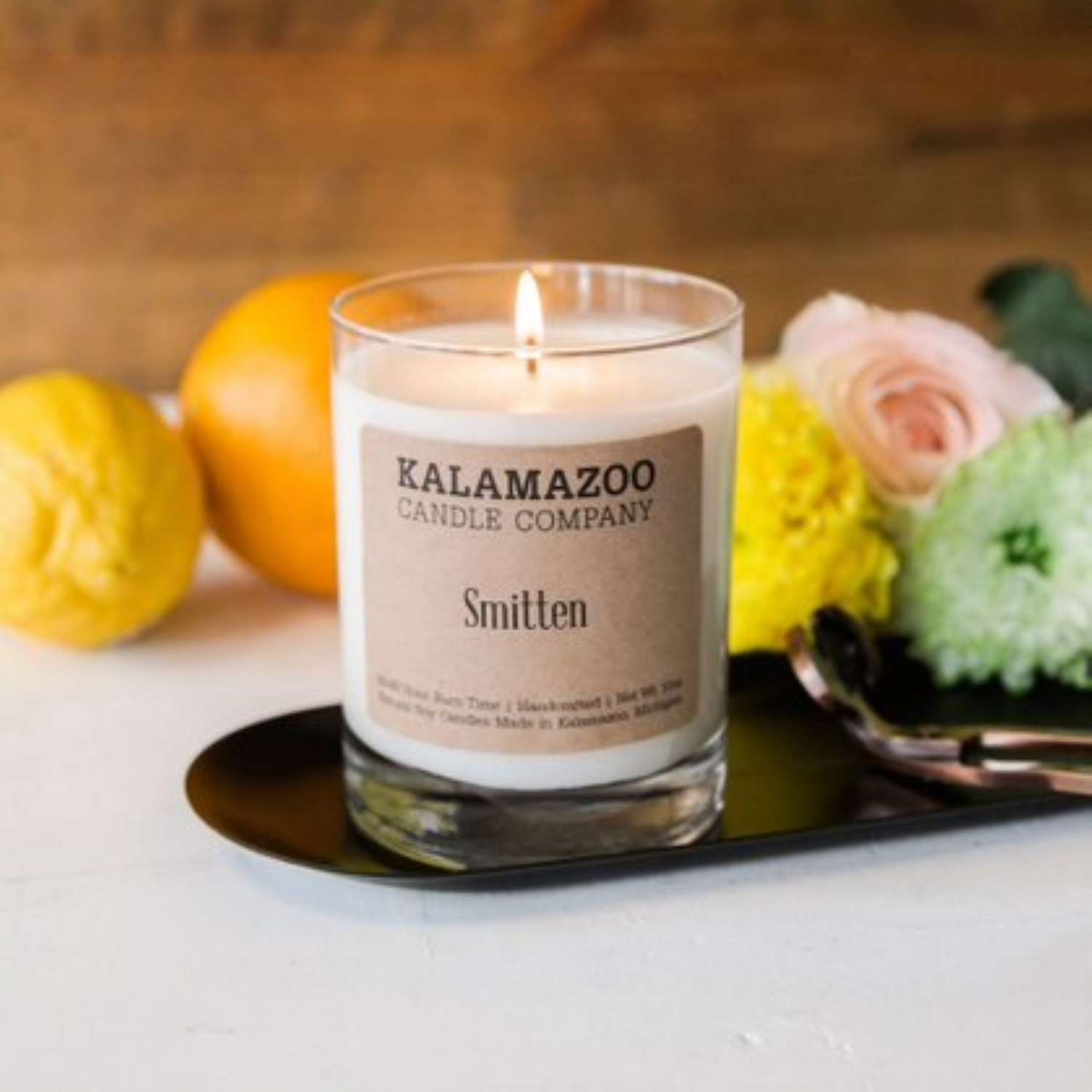  Kalamazoo Candle Company Clear Glass Jar With White Soy Wax, Wood Lid Smitten Scent Smitten, Clear G