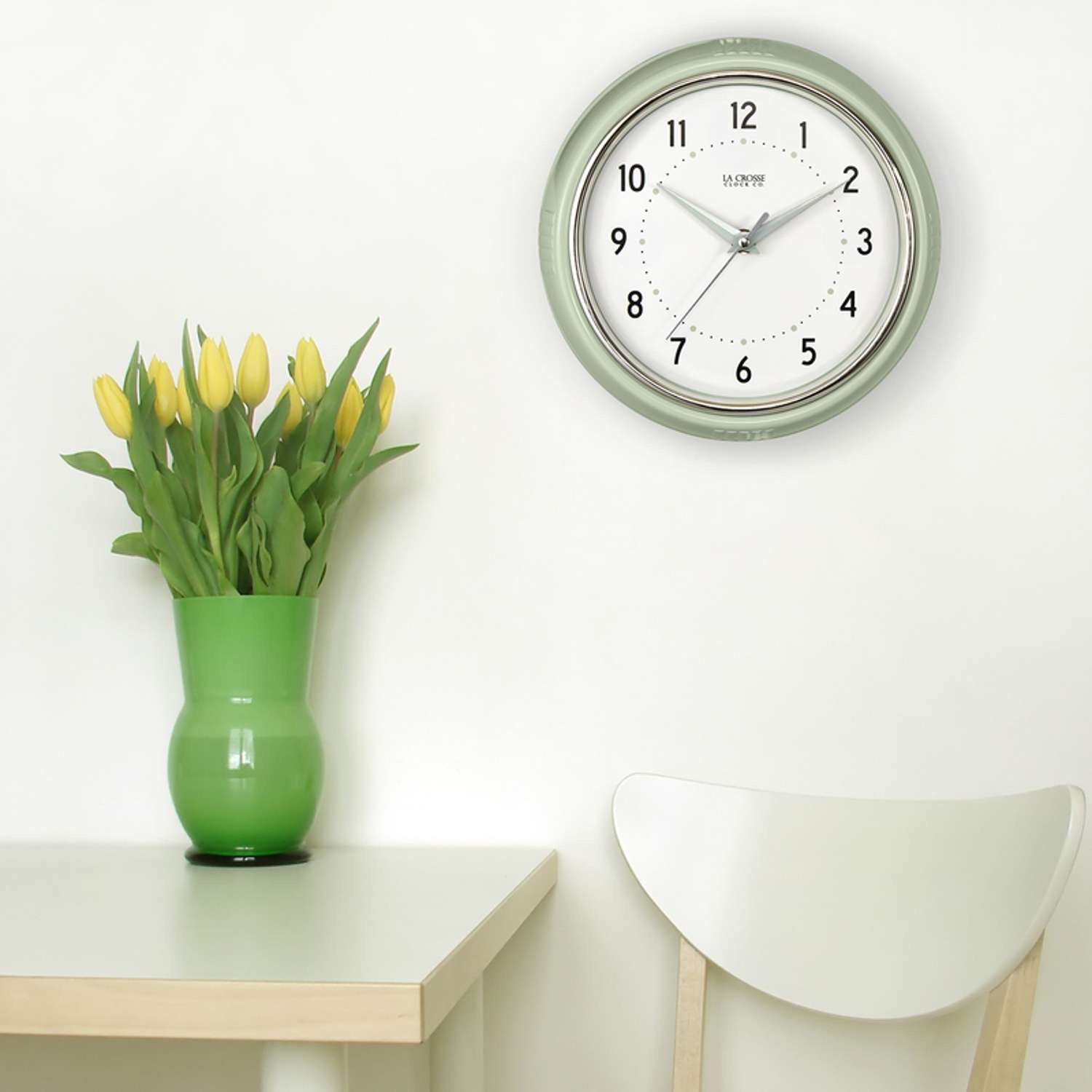  La Crosse Technology 9.5 In. L X 9.5 In. W Indoor Vintage Analog Wall Clock Glass/Plastic Green